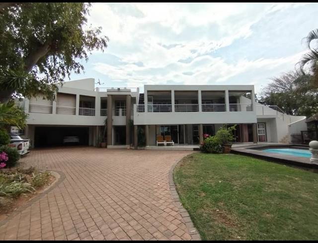 6 BEDROOM HOUSE FOR SALE IN UMHLANGA CENTRAL